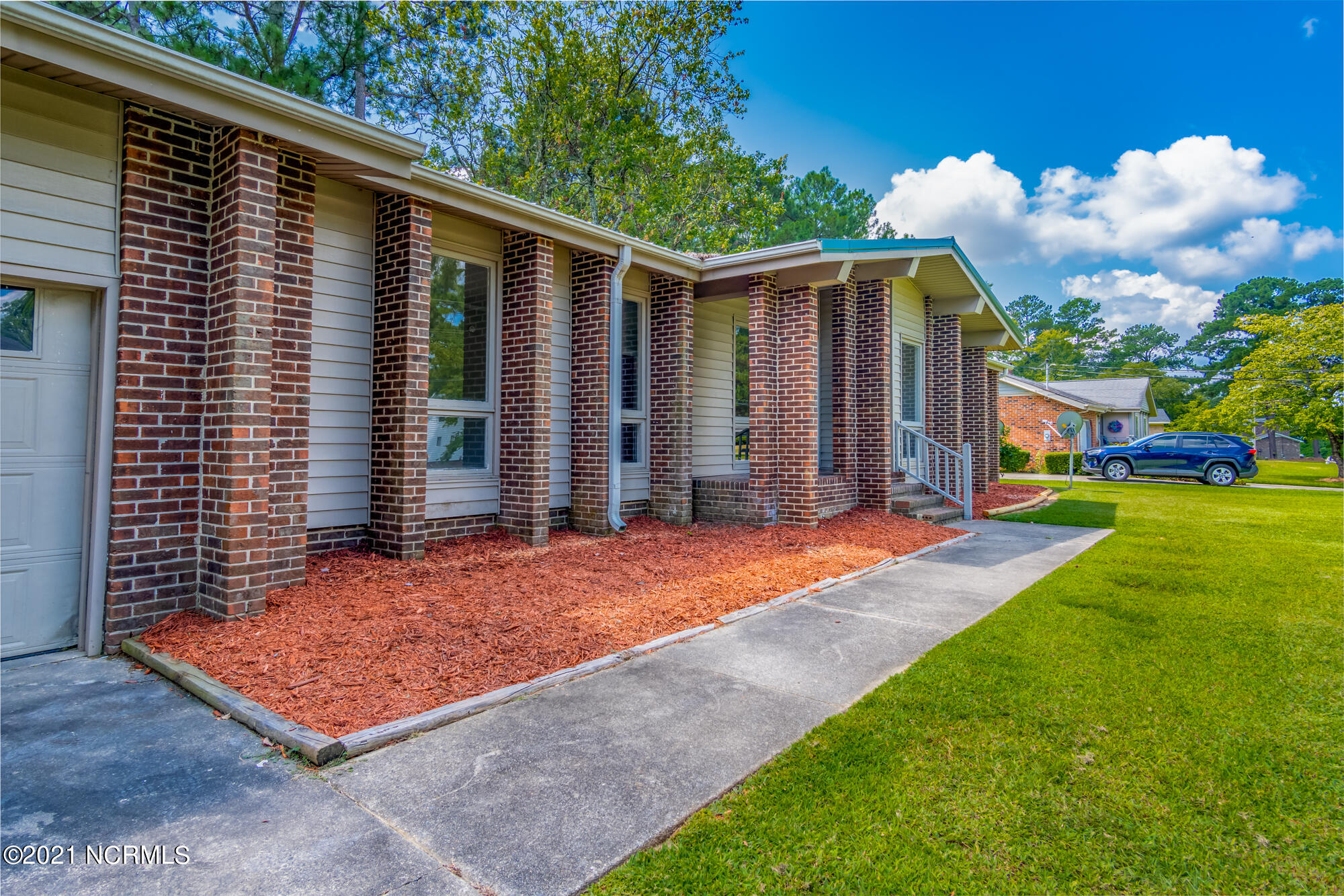 2907 Hodges Road Kinston, NC 28504 - Photo 3 of 31 Left Front