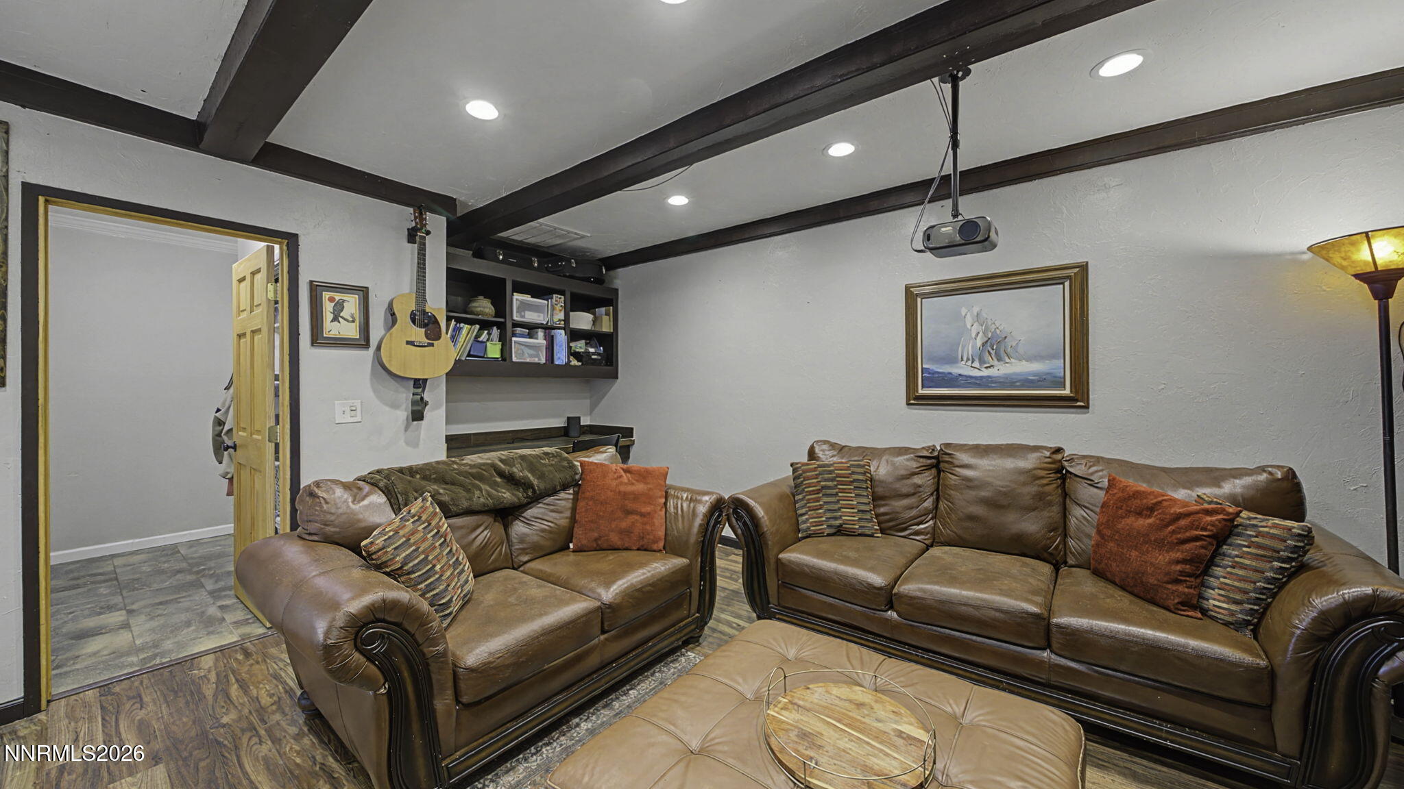 10585 Silver Knolls Boulevard Reno, NV 89508 - Photo 15 of 50 a living room with furniture