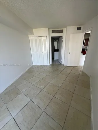 $2,400 | 3300 Northeast 191st Street, Unit 909, Aventura, FL 33180