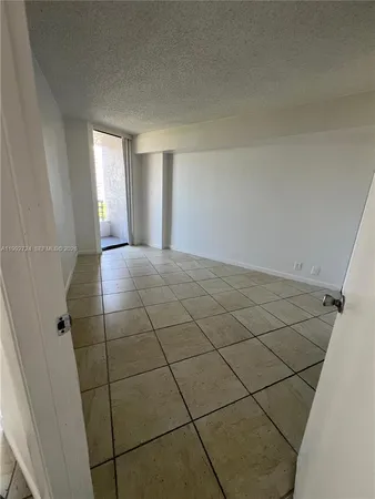 $2,400 | 3300 Northeast 191st Street, Unit 909, Aventura, FL 33180