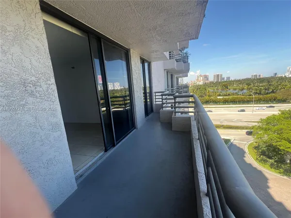 $2,400 | 3300 Northeast 191st Street, Unit 909, Aventura, FL 33180
