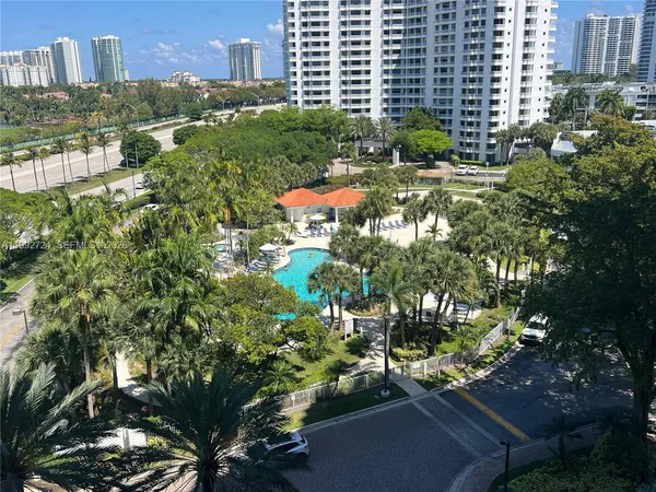 $2,400 | 3300 Northeast 191st Street, Unit 909, Aventura, FL 33180