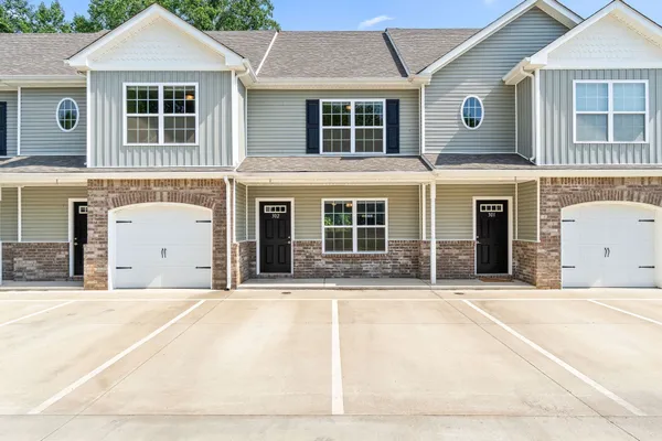 $1,350 | 1552 Tylertown Road, Unit 403, Clarksville, TN 37040