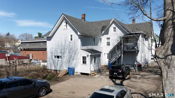 $2,300 | 17 Sherman Avenue, Unit 3, Meriden, CT 06450