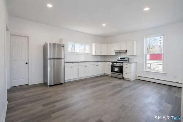 $2,300 | 17 Sherman Avenue, Unit 3, Meriden, CT 06450