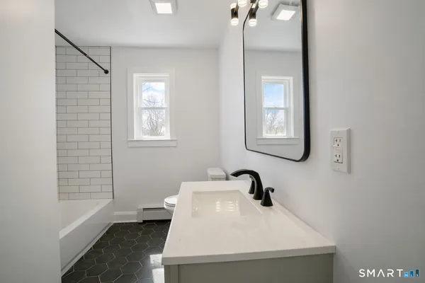 $2,300 | 17 Sherman Avenue, Unit 3, Meriden, CT 06450