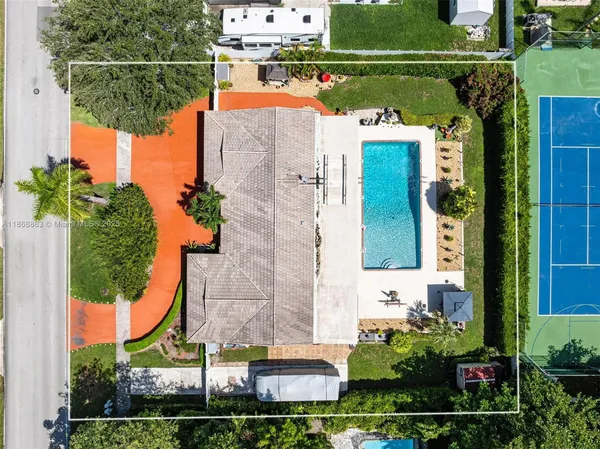 $900,000 | 11905 Southwest 107th Avenue, Miami, FL 33176