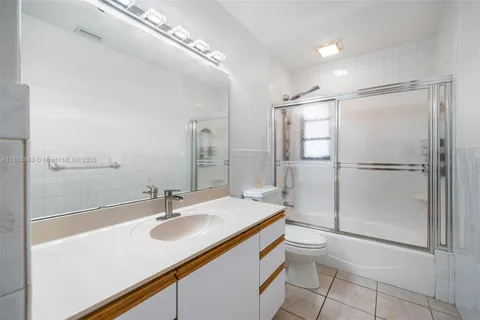 $1,050,000 | 11905 Southwest 107th Avenue, Miami, FL 33176