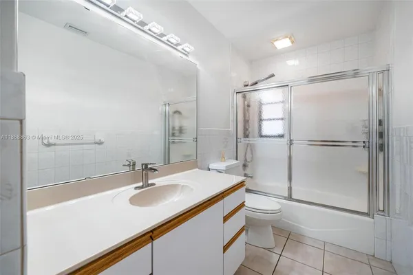 $900,000 | 11905 Southwest 107th Avenue, Miami, FL 33176