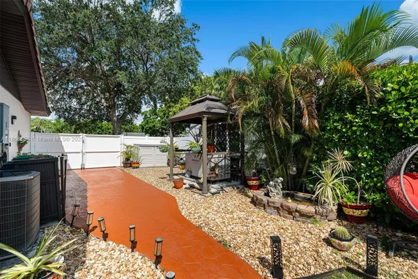 $900,000 | 11905 Southwest 107th Avenue, Miami, FL 33176