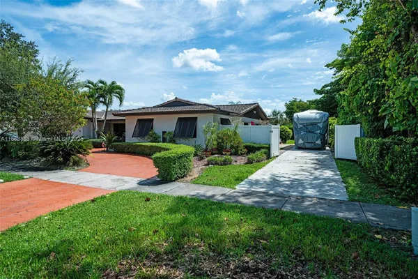 $900,000 | 11905 Southwest 107th Avenue, Miami, FL 33176