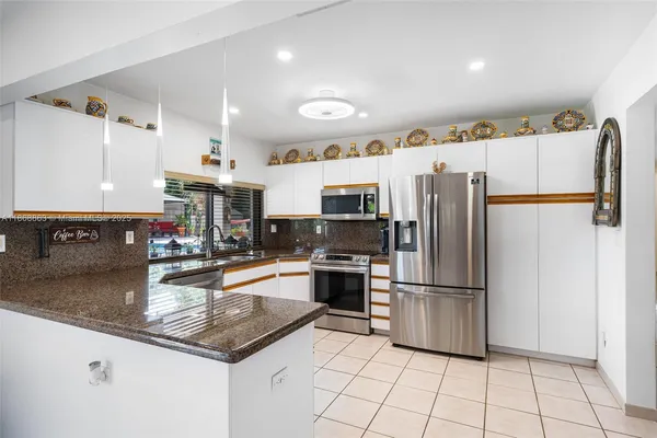 $900,000 | 11905 Southwest 107th Avenue, Miami, FL 33176