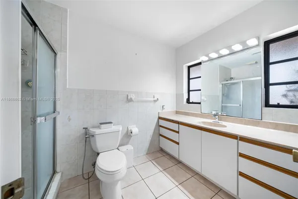 $900,000 | 11905 Southwest 107th Avenue, Miami, FL 33176