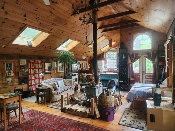 $380,000 | 183 Bear Hill Road, Dummerston, VT 05301