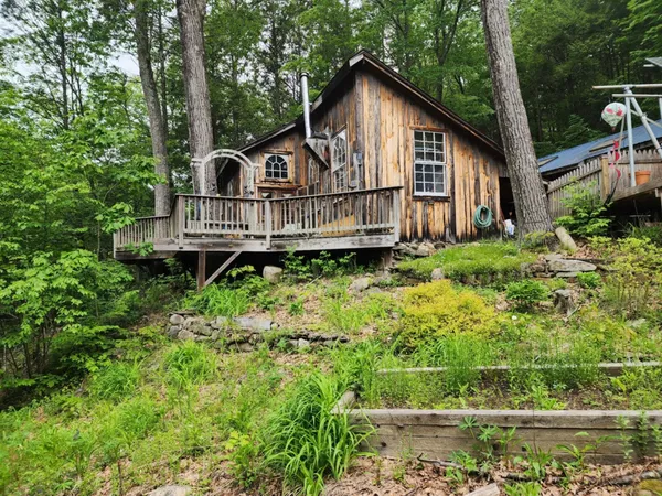 $380,000 | 183 Bear Hill Road, Dummerston, VT 05301