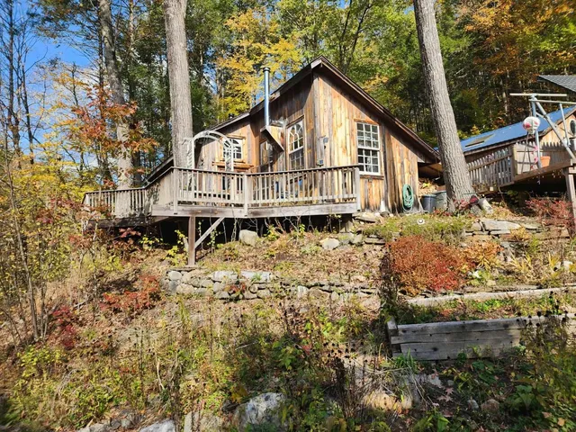 $380,000 | 183 Bear Hill Road, Dummerston, VT 05301