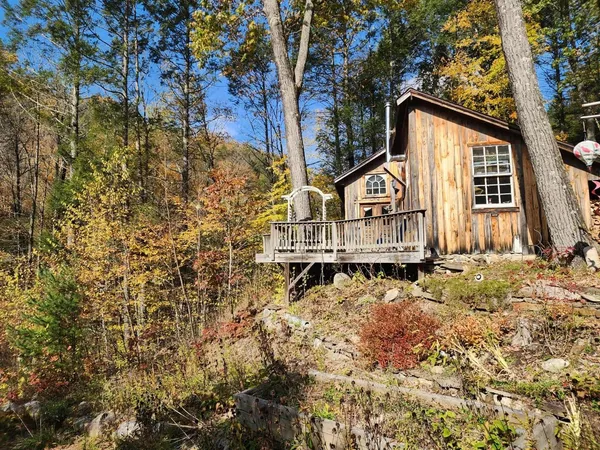$380,000 | 183 Bear Hill Road, Dummerston, VT 05301