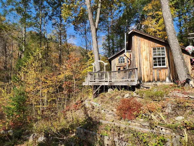 $380,000 | 183 Bear Hill Road, Dummerston, VT 05301
