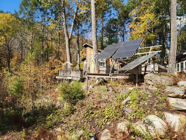 $380,000 | 183 Bear Hill Road, Dummerston, VT 05301