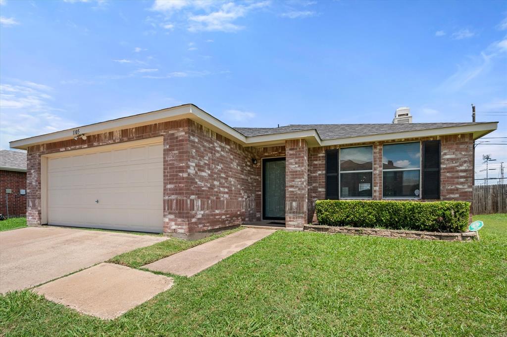 1105 Schenectady Road Arlington, TX 76017 - Photo 4 of 24