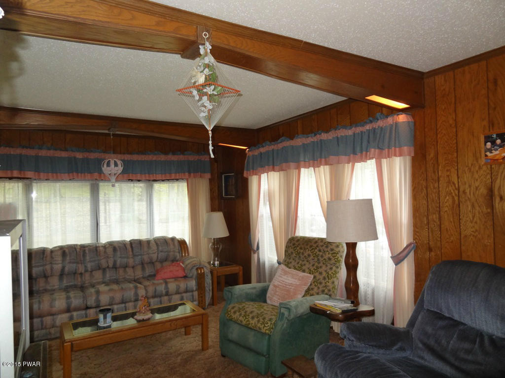 209 Upper Park Road Tafton, PA 18464 - Photo 12 of 23 11 Living Room