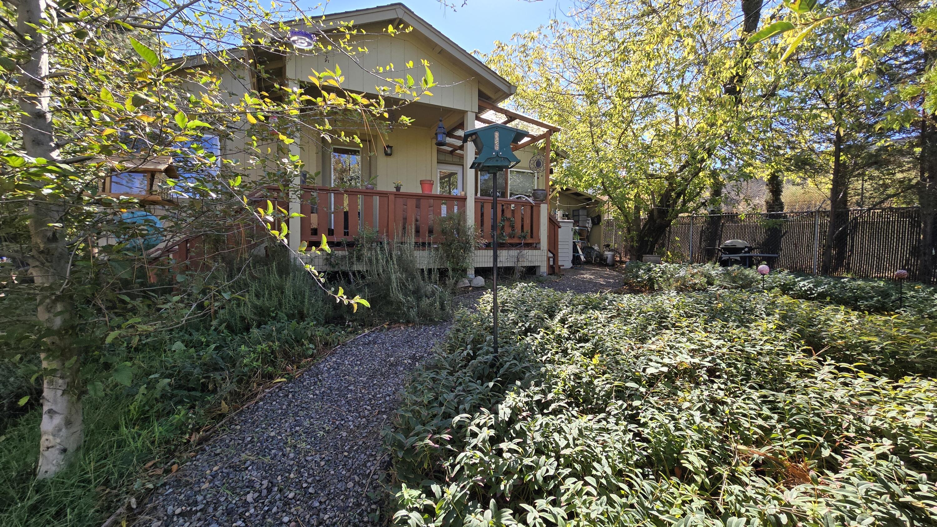 488 Crowson Road Ashland, OR 97520 - Photo 2 of 30