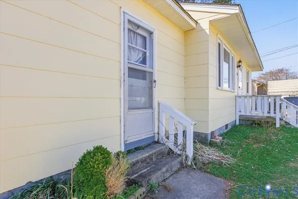 $124,900 | 524 Clay Street, Wakefield, VA 23888