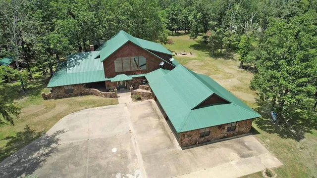 a view of a back yard of the house