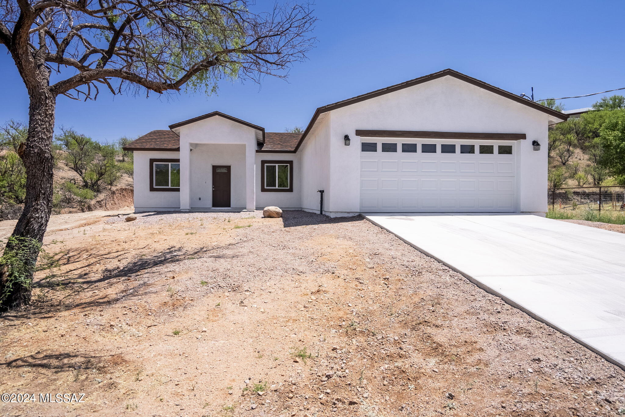 995 Circulo Golondrina Rio Rico, AZ 85648 - Photo 1 of 25 Gallery Image 1