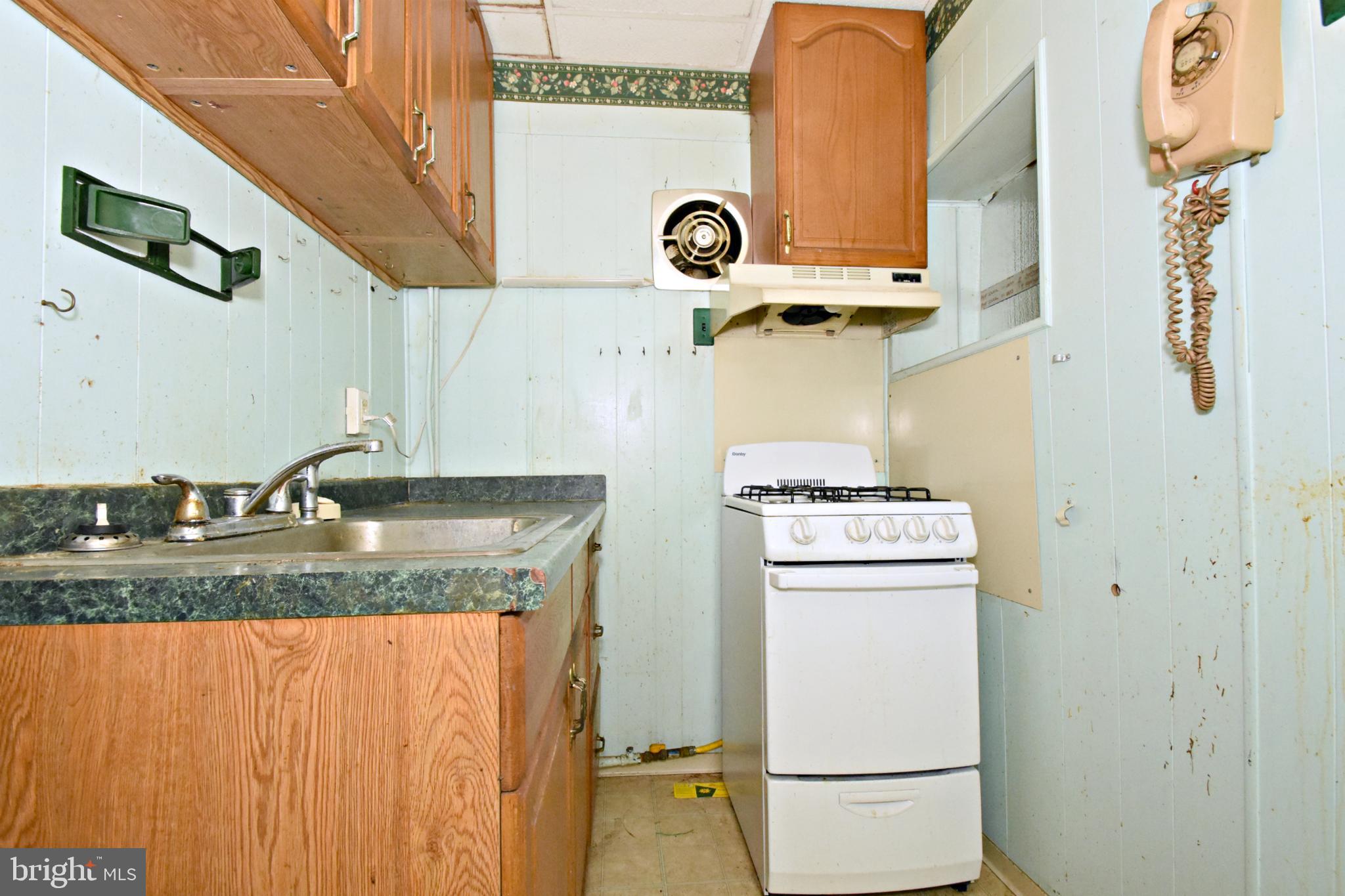 3137 Tilton Street Philadelphia, PA 19134 - Photo 15 of 33