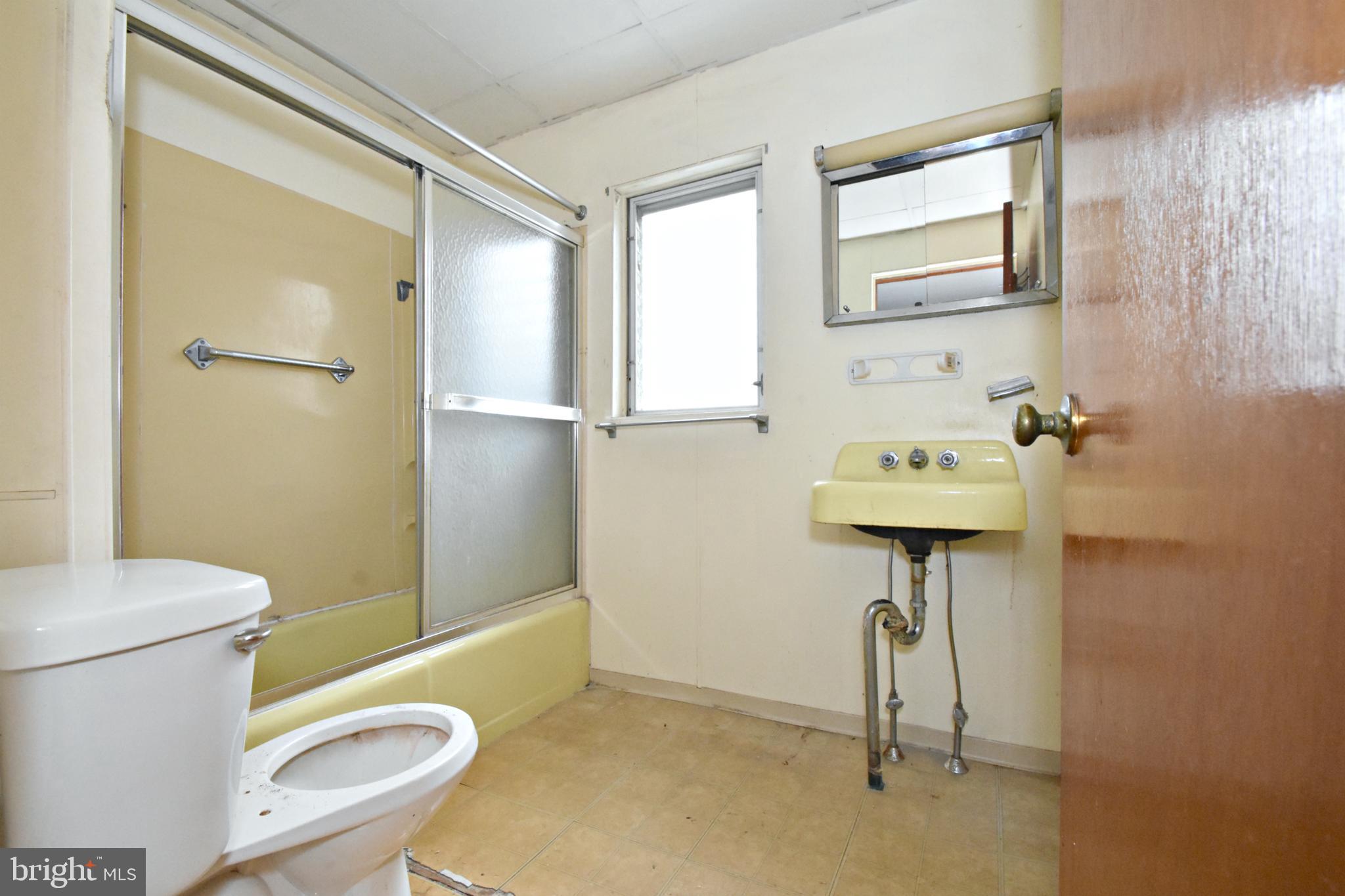 3137 Tilton Street Philadelphia, PA 19134 - Photo 23 of 33