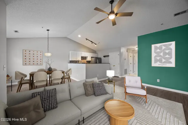 $220,000 | 1600 Willoughby Park Court, Unit 7, Wilmington, NC 28412