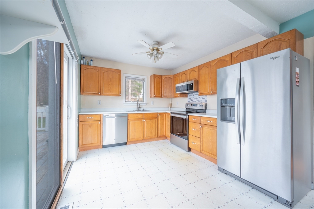 3 Duffield Road Hopkinton, MA 01748 - Photo 4 of 23 Gallery Image 4