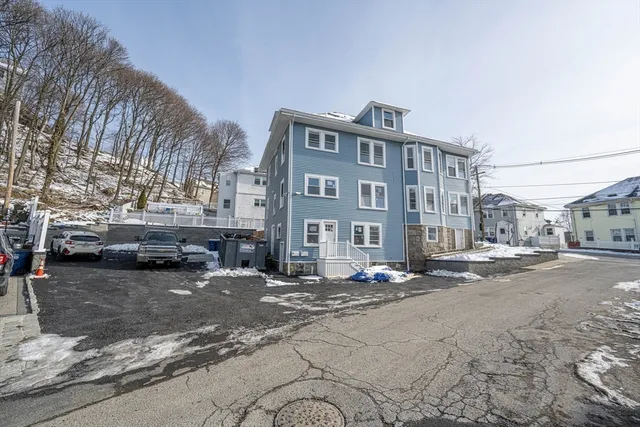 $2,600 | 30 Campbell Avenue, Unit 1, Revere, MA 02151