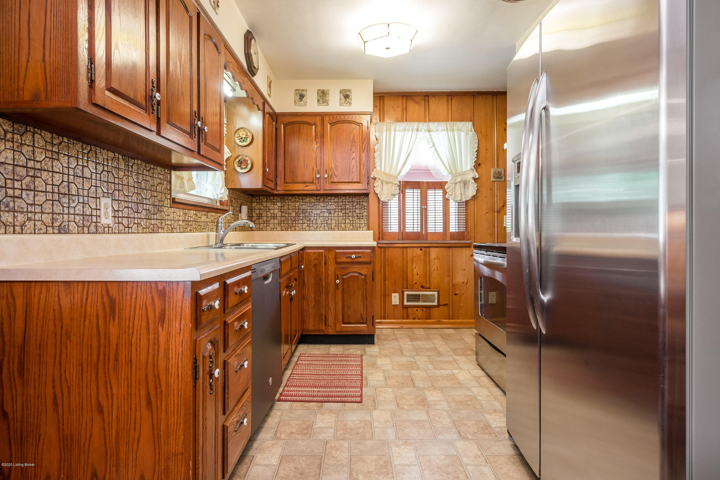 8200 Smithton Road Louisville, KY 40219 - Photo 19 of 38 8200 Smithton Road-20