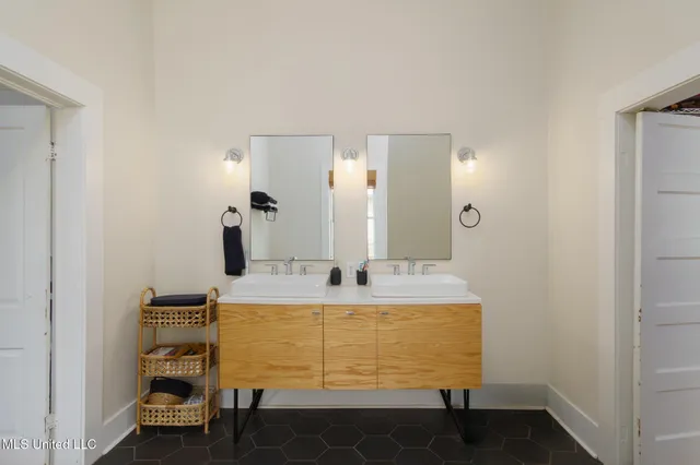 $268,000 | 812 North 7th Avenue, Laurel, MS 39440