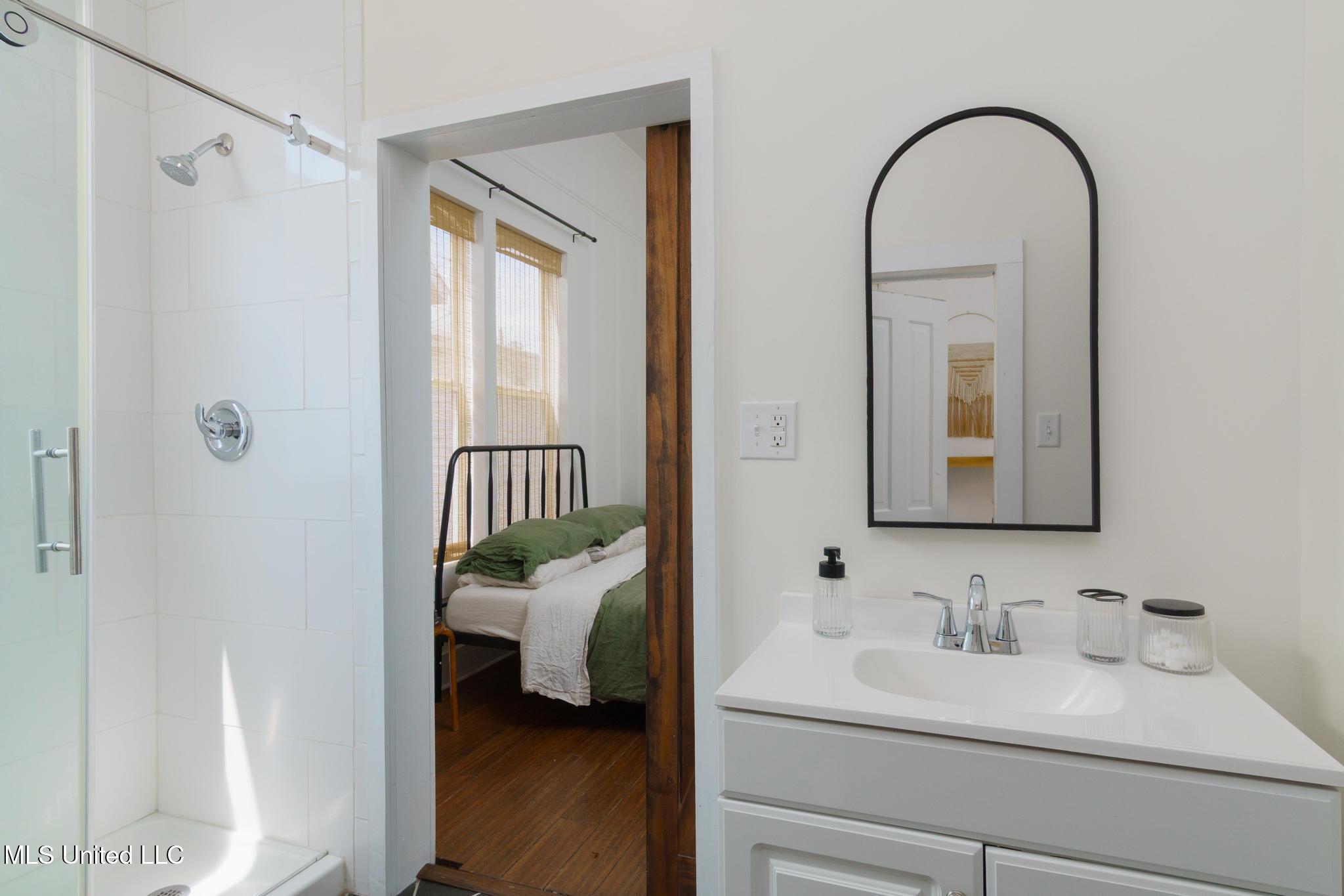 812 North 7th Avenue Laurel, MS 39440 - Photo 17 of 26 812 N 7th Ave-18