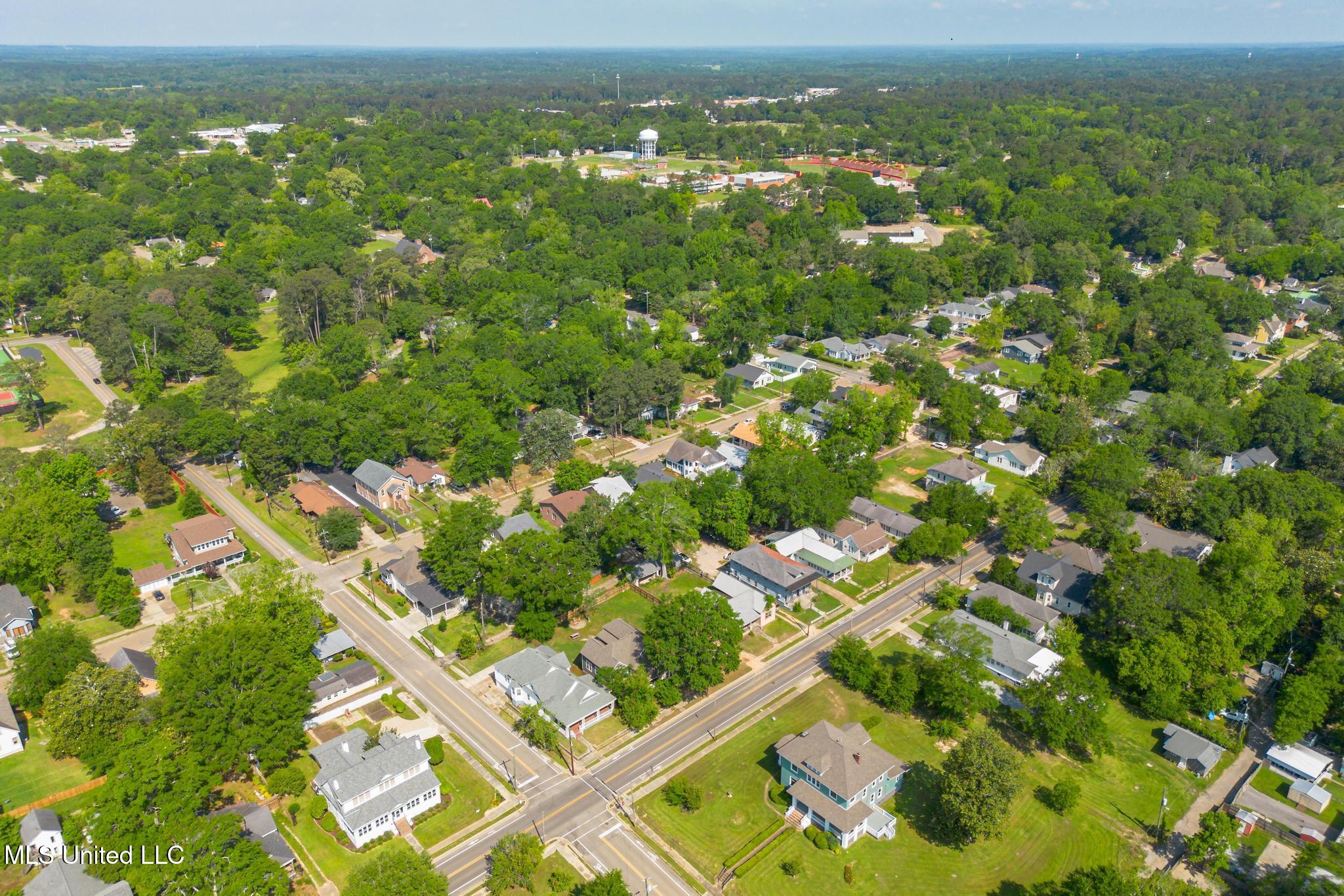 812 North 7th Avenue Laurel, MS 39440 - Photo 24 of 26 812 N 7th Ave-25