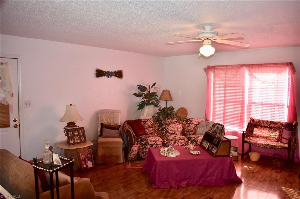 172 Decker Road Thomasville, NC 27360 - Photo 3 of 28