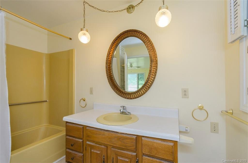 3466 Hebron Road Hendersonville, NC 28739 - Photo 11 of 19 Gallery Image 11