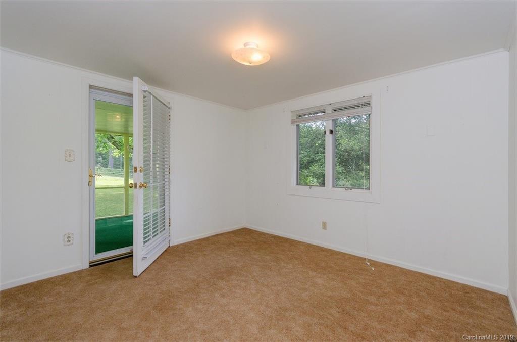 3466 Hebron Road Hendersonville, NC 28739 - Photo 12 of 19 Gallery Image 12