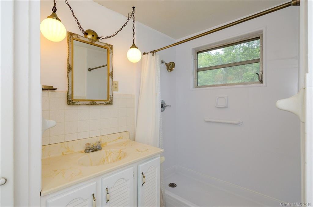 3466 Hebron Road Hendersonville, NC 28739 - Photo 14 of 19 Gallery Image 14