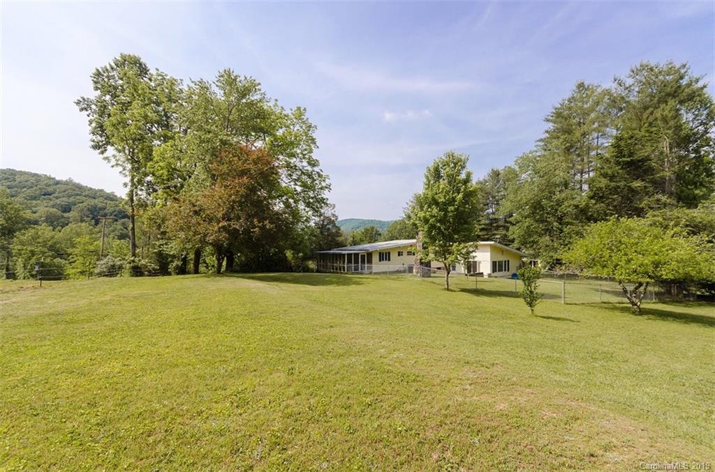 3466 Hebron Road Hendersonville, NC 28739 - Photo 18 of 19 Gallery Image 18