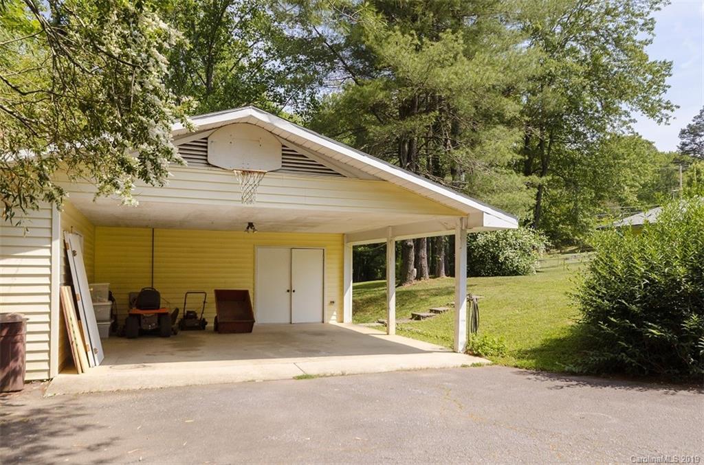 3466 Hebron Road Hendersonville, NC 28739 - Photo 4 of 19 Gallery Image 4