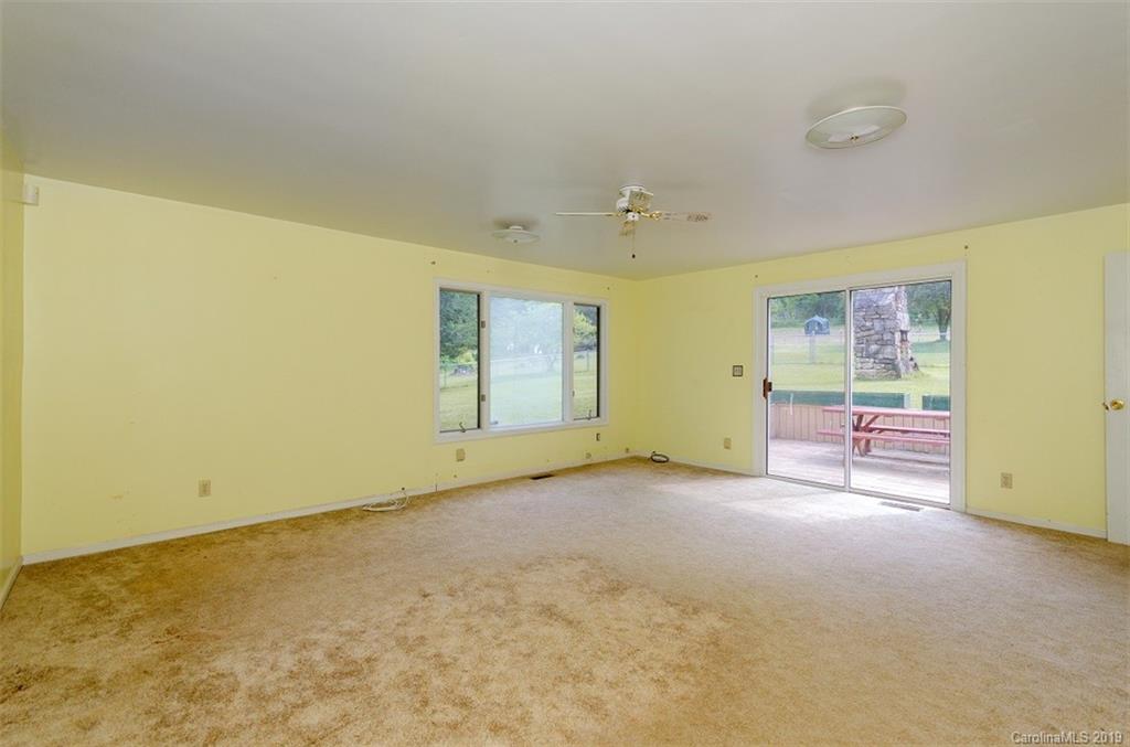 3466 Hebron Road Hendersonville, NC 28739 - Photo 10 of 19 Gallery Image 10