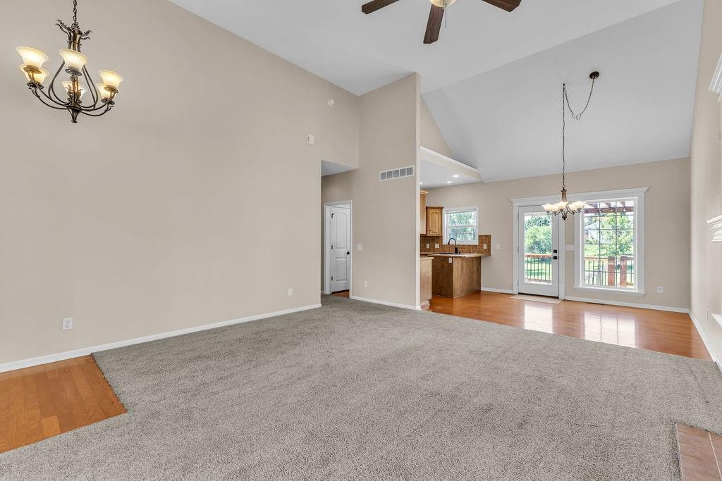 2708 Meadow Ridge Drive St. Joseph, MO 64504 - Photo 6 of 60