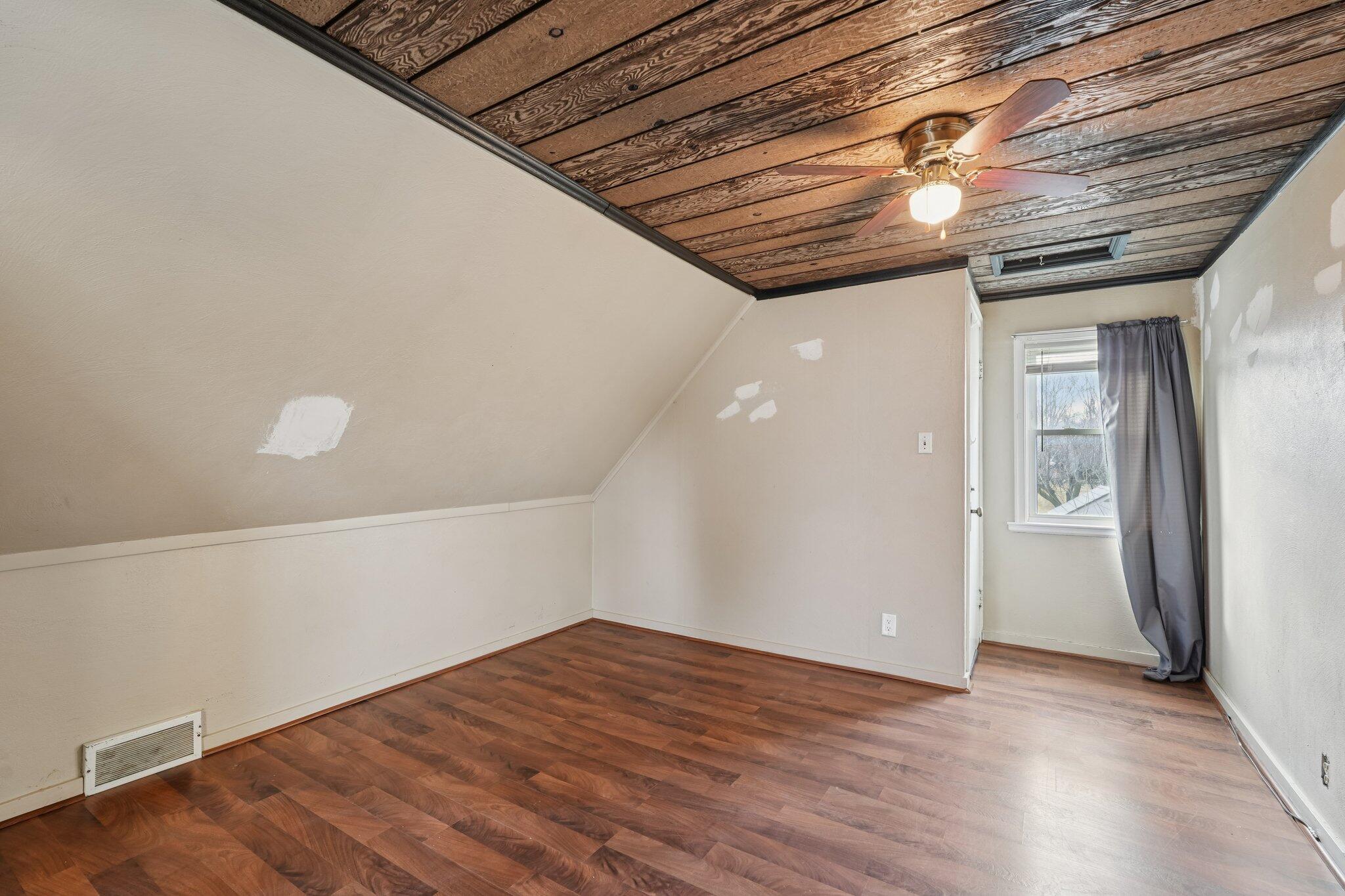 1001 West Bender Road Glendale, WI 53217 - Photo 11 of 29 Primary Bedroom