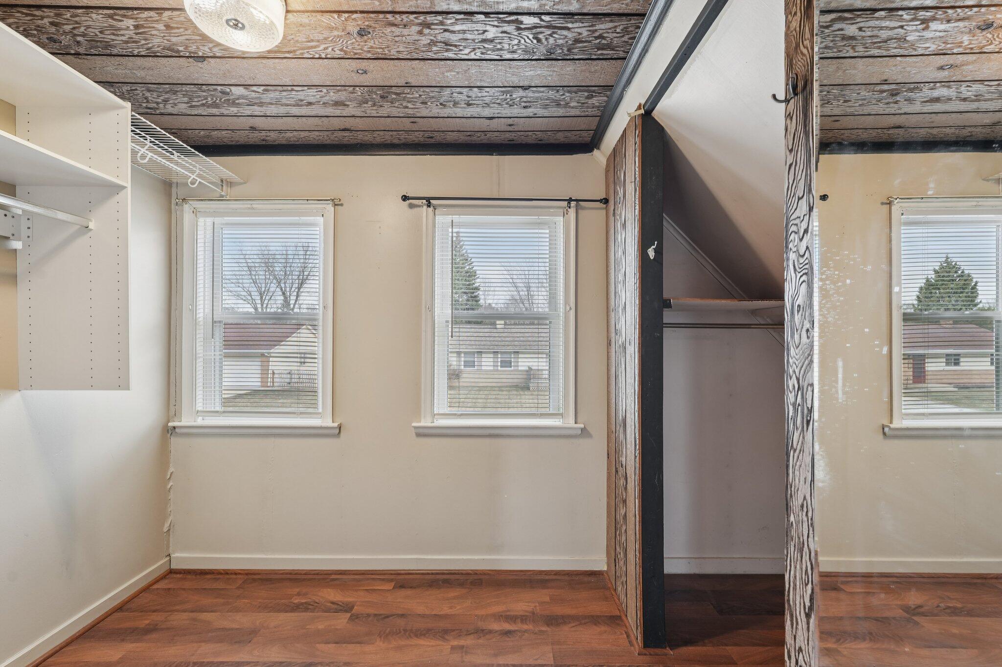 1001 West Bender Road Glendale, WI 53217 - Photo 12 of 29 Walk-In Closet