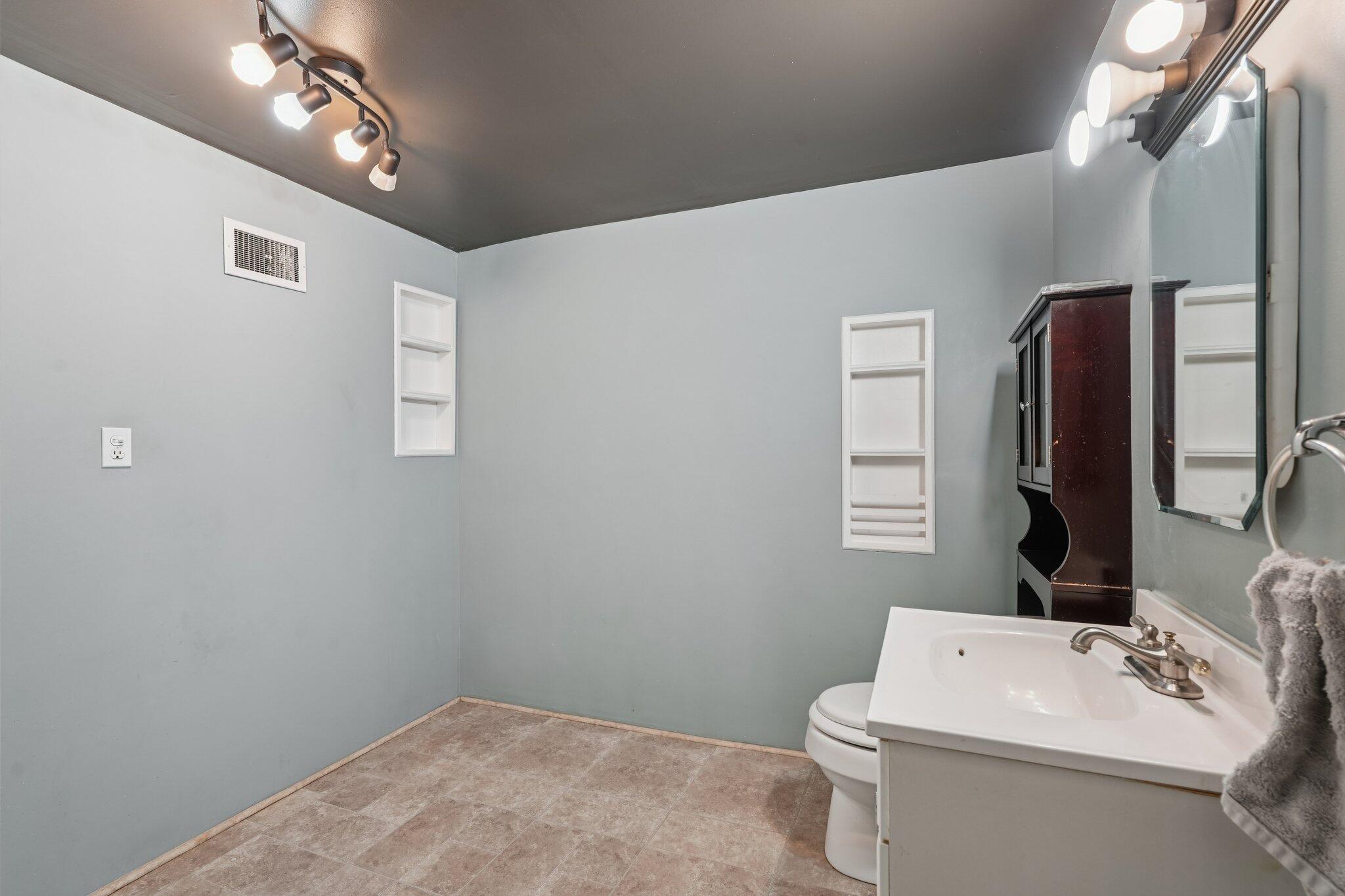 1001 West Bender Road Glendale, WI 53217 - Photo 16 of 29 Upper Half Bath