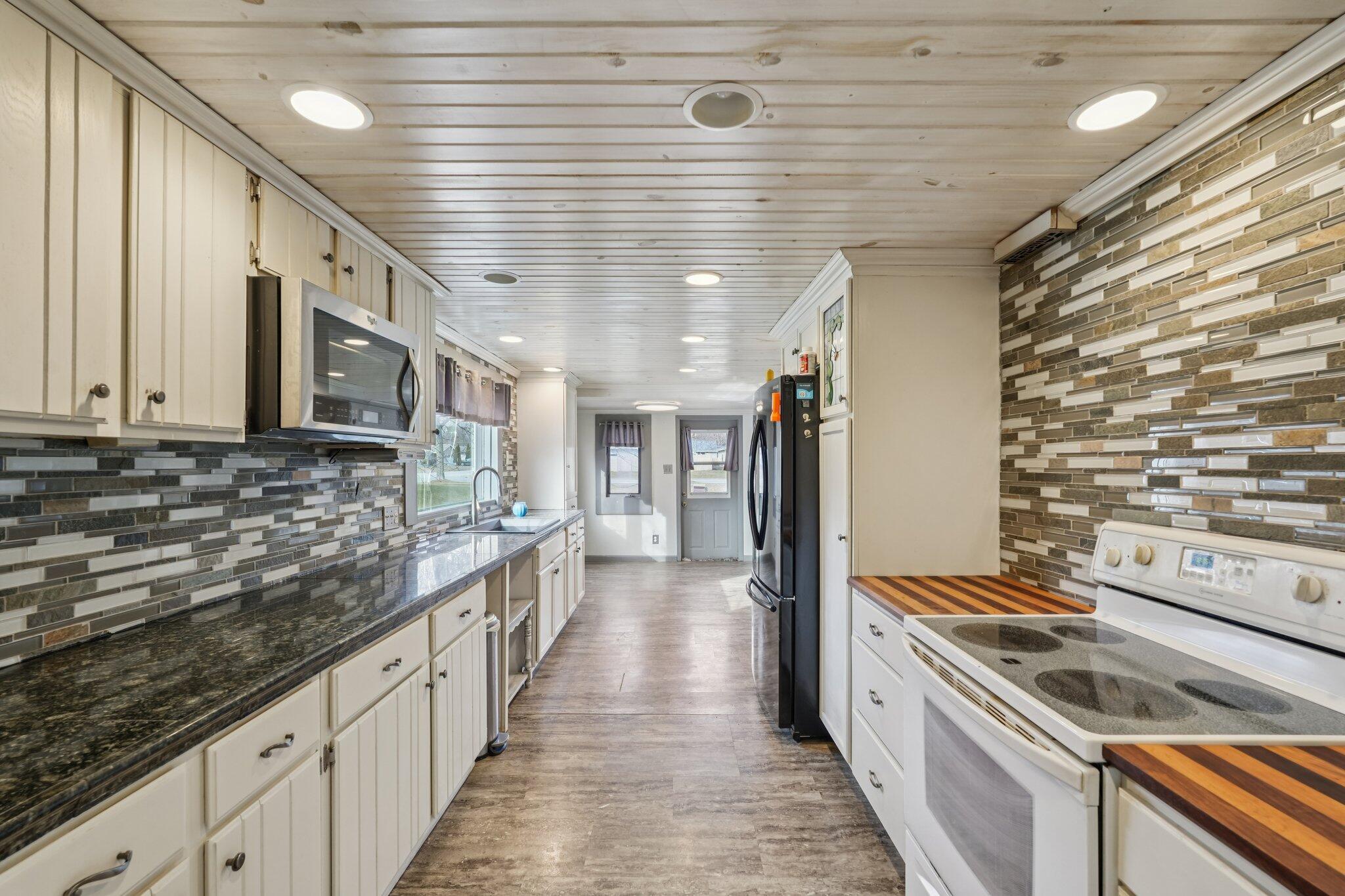 1001 West Bender Road Glendale, WI 53217 - Photo 2 of 29 Kitchen
